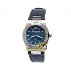l'orologio Girard Perregaux Laureato viene proposto con un movimento al quarzo ed una cassa in acciaio da 34mm. Quadrante e cinturino sono blu.