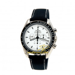 Questo Omega Speedmaster Moonwatch Snoopy è dedicato al 45° Anniversario della mission Apollo 13. Un'iscrizione sul quadrante tra 0 e 14 secondi chiede: 