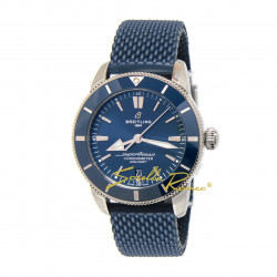 Il nuovo Superocean Heritage e' un orologio sportivo ed elegante che si ispira al Superocean degli anni '50. Dotato di movimento automatico calibro B20, ha una cassa in acciaio, quadrante blu con datario a ore 6 e cinturino in gomma blu.
