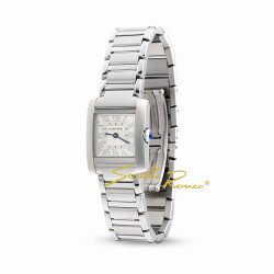 Cartier Tank Must è un orologio elegante da donna dotato di movimento al quarzo con cassa in acciaio e quadrante argentato con lancette a forma di gladio azzurrate. A corredo troviamo un bracciale in acciaio con chiusura deployante.